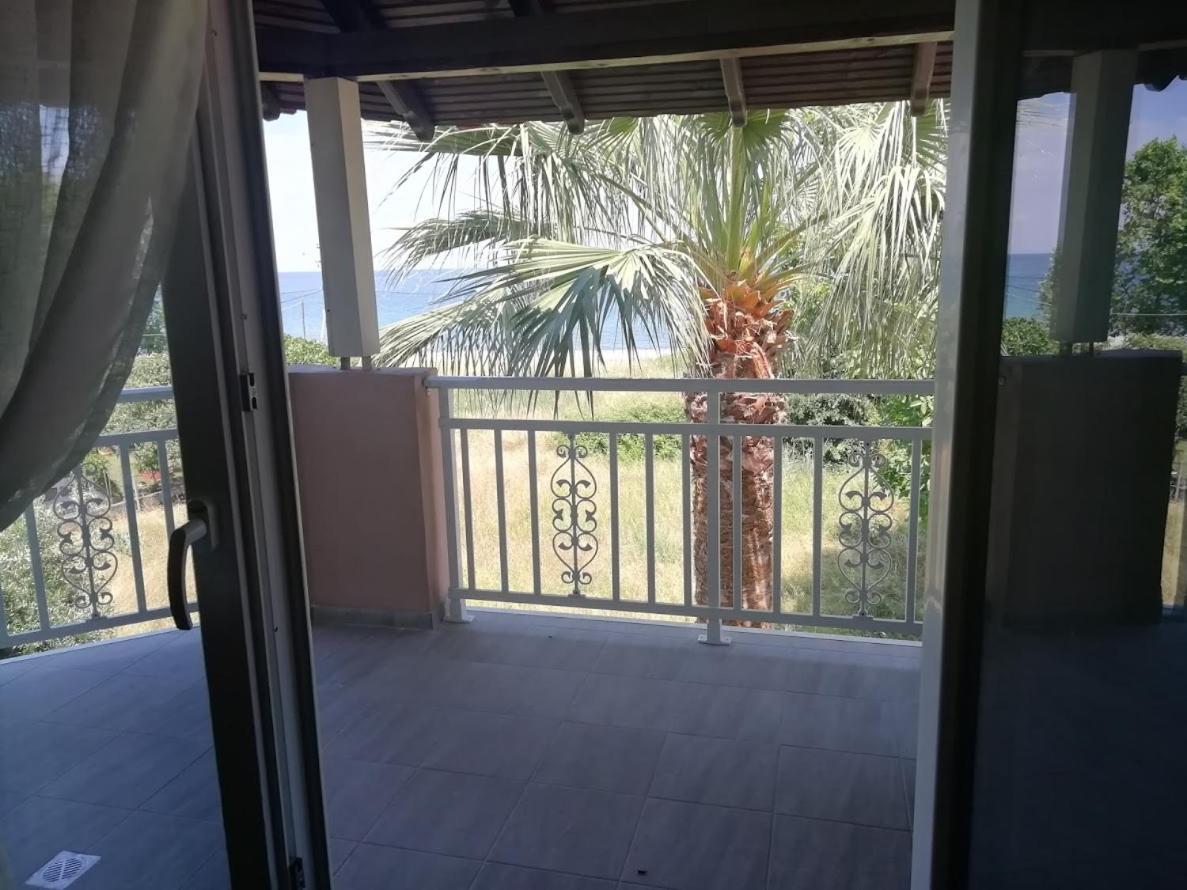 Villa Fotis View Paralia Skotinis Exterior photo